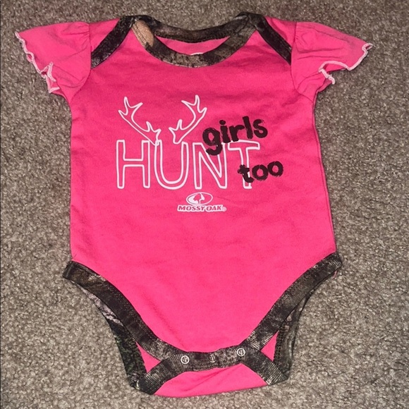 Mossy Oak Pink Camo Baby Onesie - Picture 1 of 3